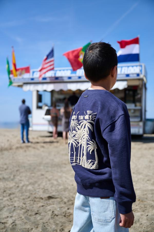 LOOKBOOK SS26 | SNACKS 'N SERVING GREAT LOOKS -